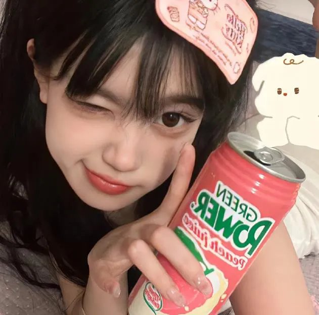 穿黑衣的女孩